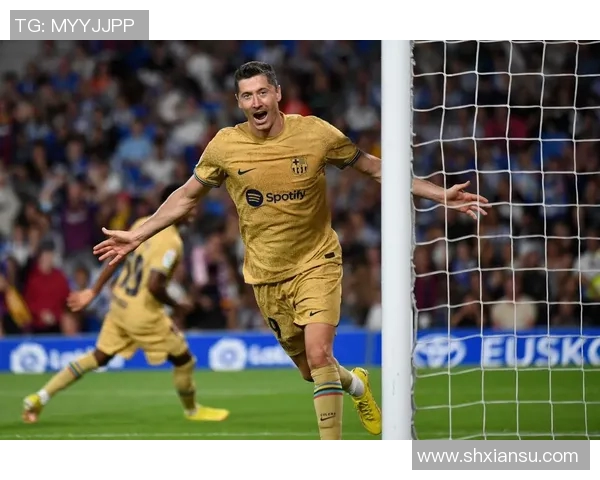 明星球员表现分析：莱万多夫斯基进球解析